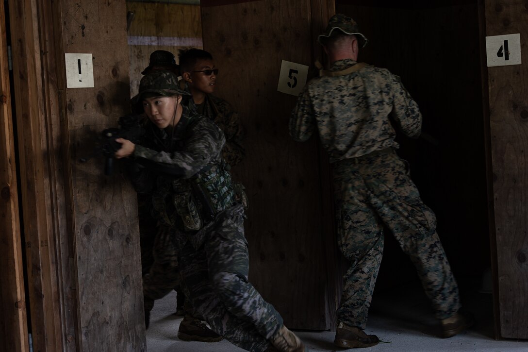 2/23 Marines teach and conduct MOUT Techniques with ROK Marines | Day 2