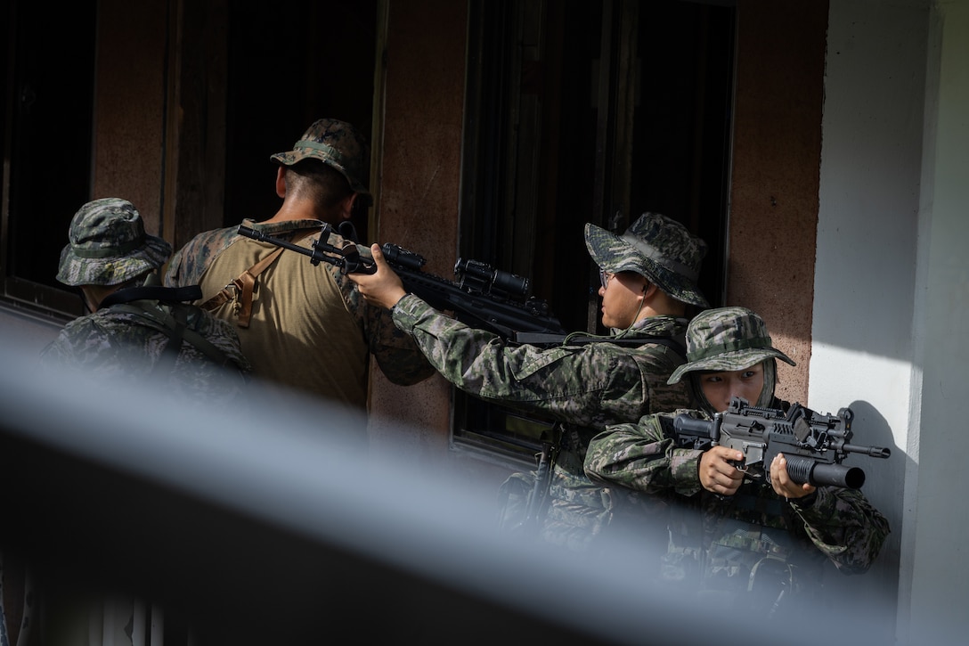 2/23 Marines teach and conduct MOUT Techniques with ROK Marines | Day 2