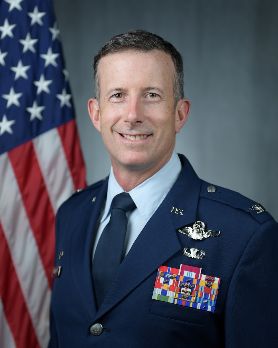 Photo of servicemember in uniform