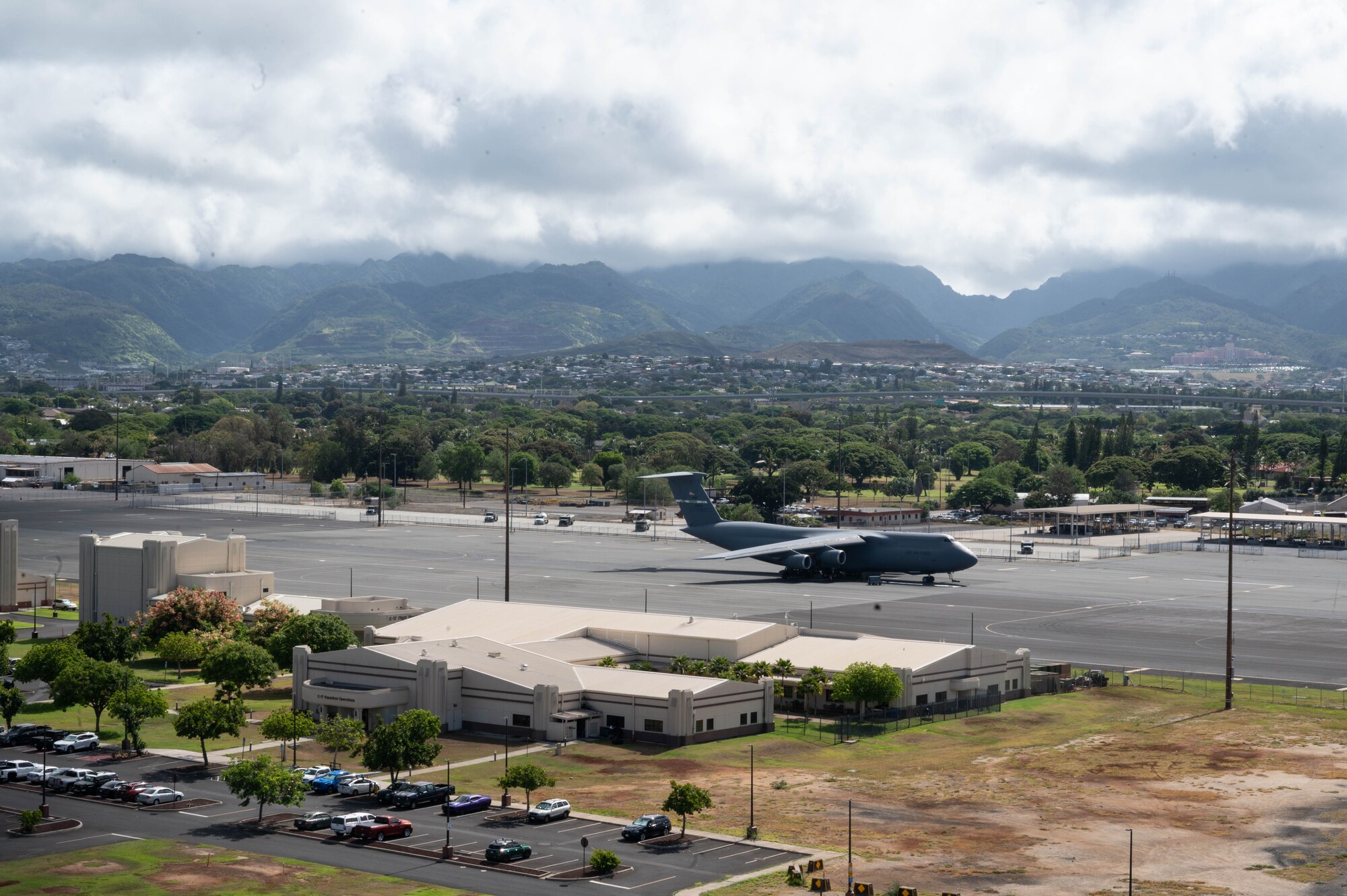 Photo of flightline at Joint Base Pearl Harbor-Hickam.