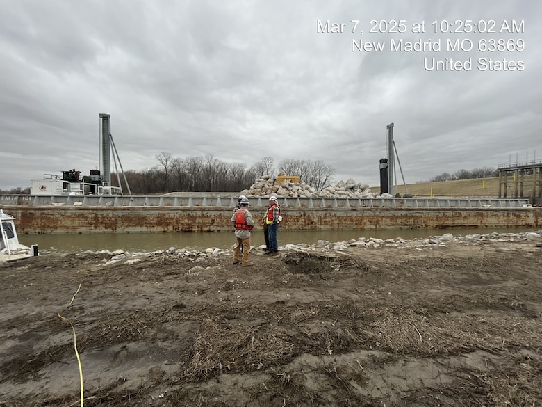 Crews working on the St. Johns Outlet Scour Repairs project near New Madrid, Missouri, are making great progress as they now work to place stone to protect the outlet control structure and bayou from erosion and scouring due to the interior drainage and Mississippi River backwater effects.  

This is part of our maintenance efforts to maintain the Mississippi River and Tributaries Project, ensuring the continued reliability of our flood risk management system in the valley.