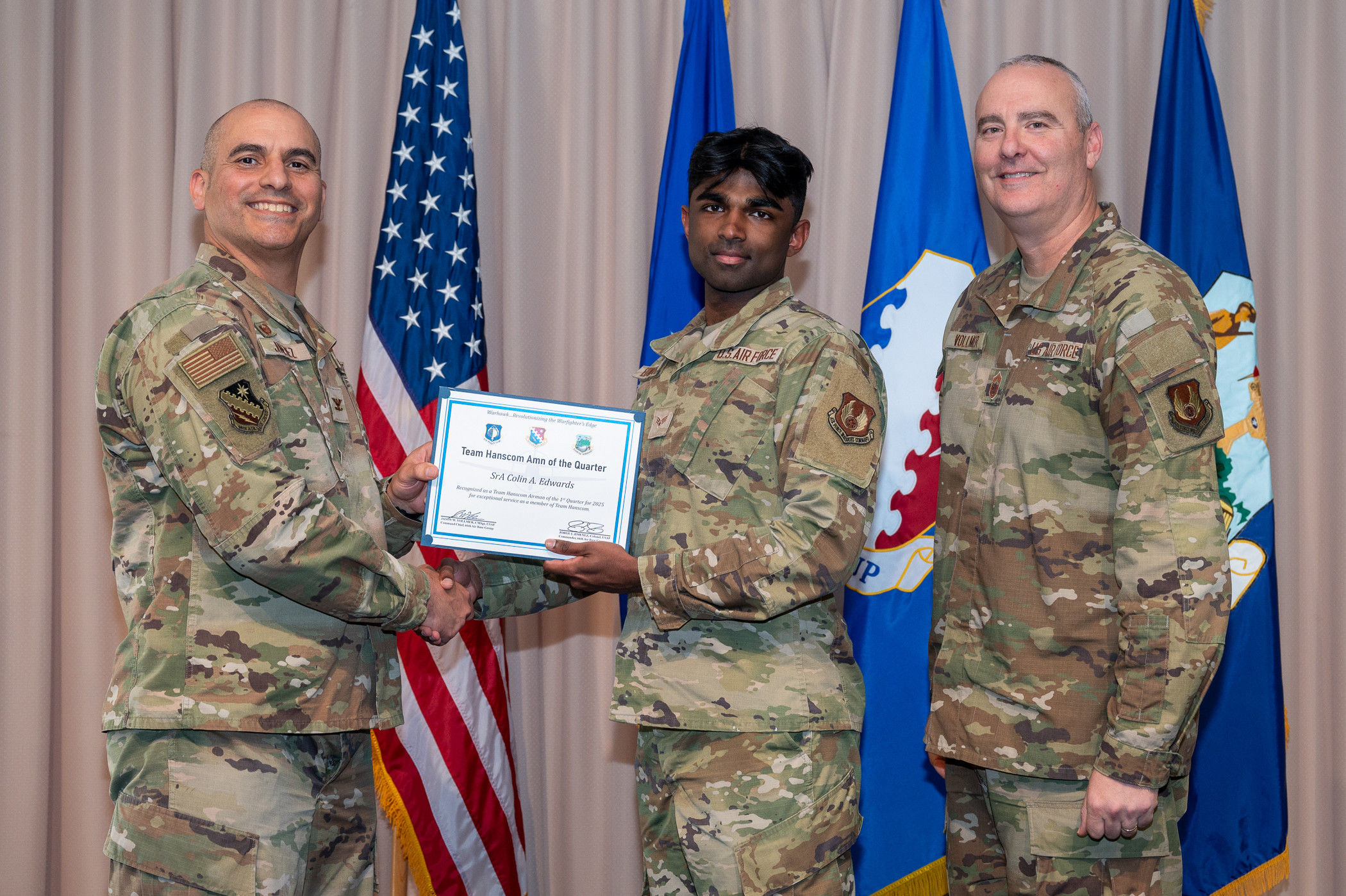 Leaders present Team Hanscom quarter awards
