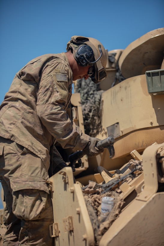 1st Armored Division conduct maintenance during Balkan Sentinel in Bulgaria