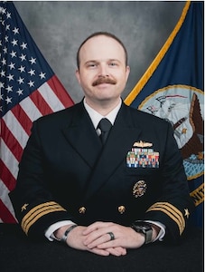 Cmdr. Justin Crabb