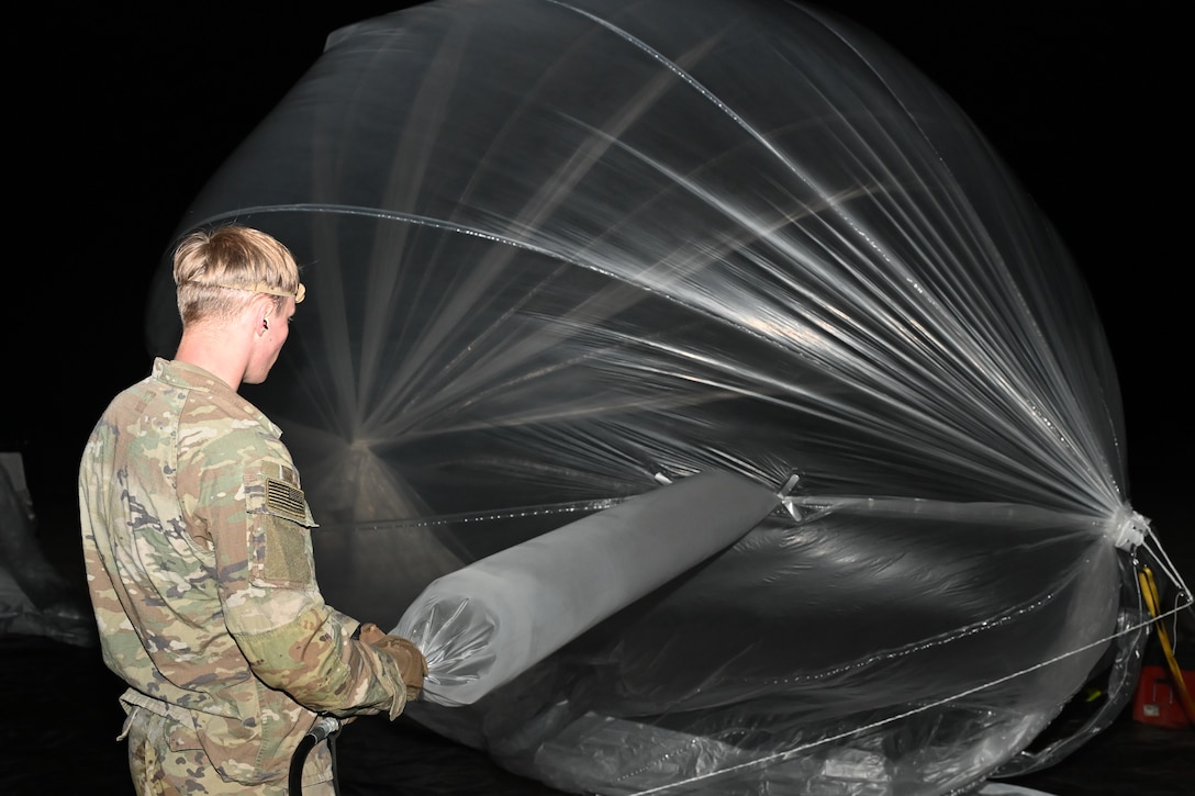 Soldiers Experiment with High Altitude Balloons during Arcane Thunder