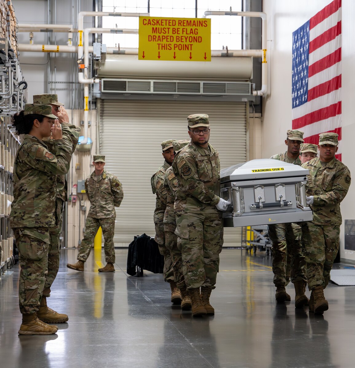 US AMRY AIR FORCE ミリタリー　フォト Former Combat Camera photographer focuses on 315AW > 315th Airlift