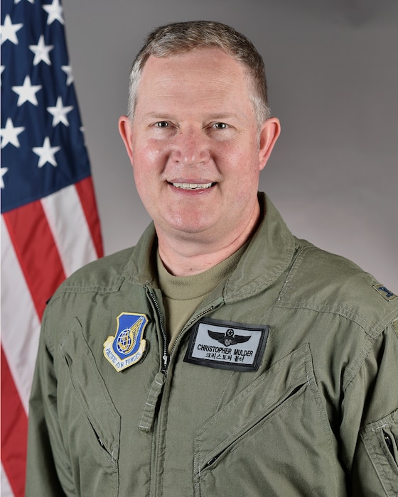 Official photo of U.S. Air Force Col. Christopher P. Mulder.