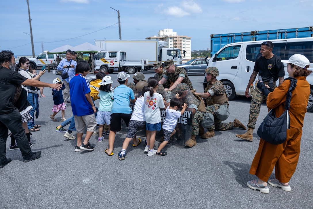 ４月２９日、海兵隊キャンプ・フォスターで日本人基地従業員感謝デイが行われ、 日ごろ仕事を頑張る従業員とその家族へのイベントが開催れました。