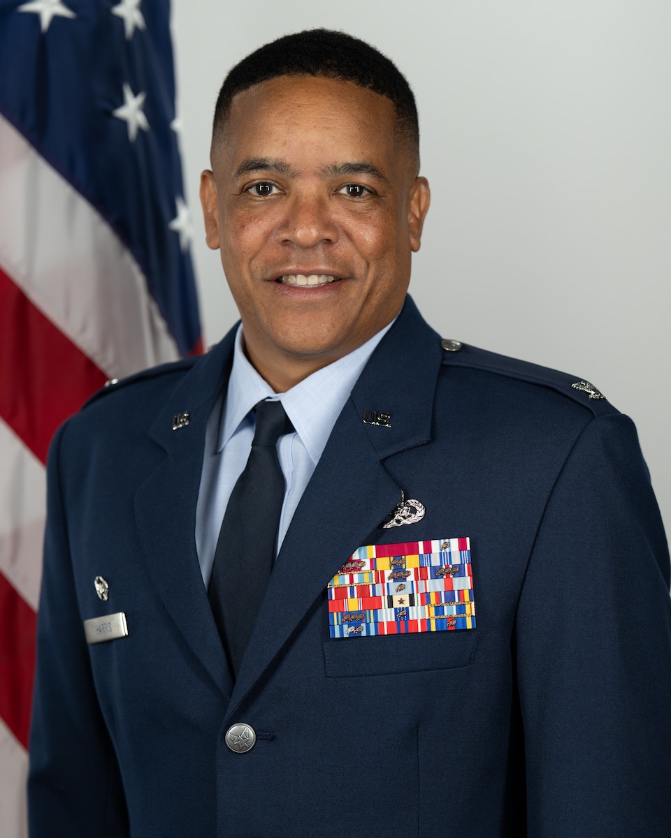 Head and shoulder photo of man in Air Force uniform