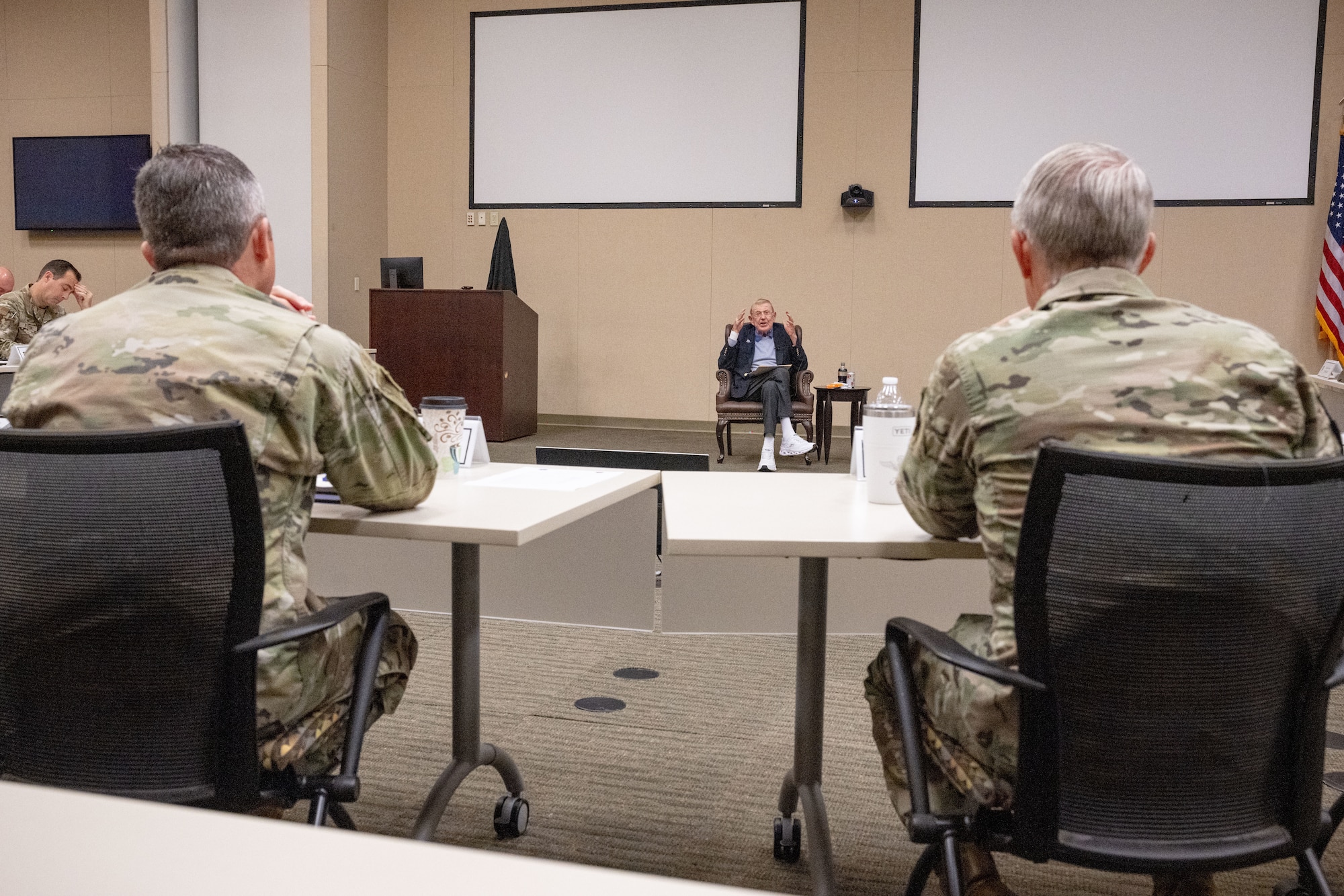 Lou Holtz speaks with senior leaders of AFSOC.