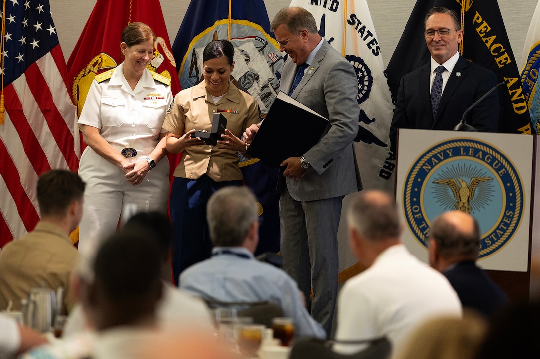 Marine Colonel Emphasizes Maritime Readiness, Partnerships at Navy League Convention