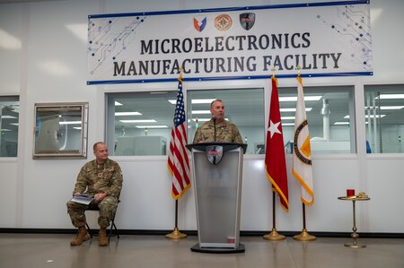 Photo of CECOM Commanding General Maj. Gen. James D. Turinetti IV addresses the crowd