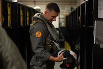 U.S. Marine Corps Deputy Commandant for Aviation visits VMA-223 and flies in a TAV-8B Harrier II jet