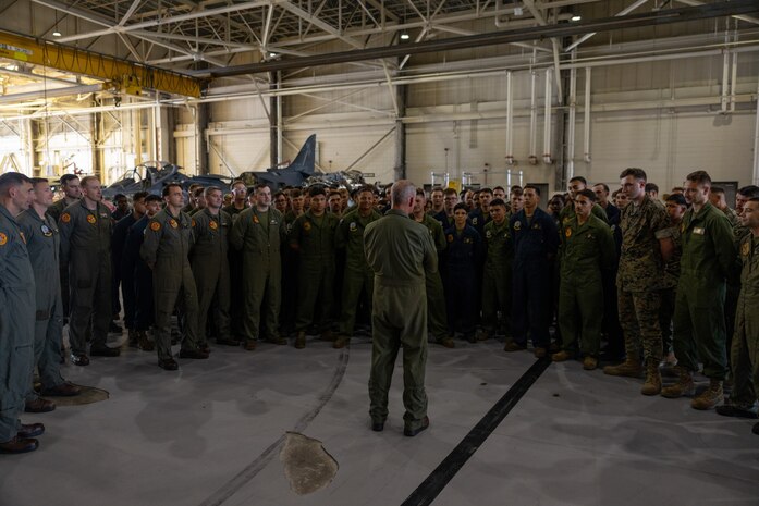 U.S. Marine Corps Deputy Commandant for Aviation visits VMA-223 and flies in a TAV-8B Harrier II jet