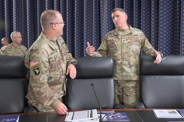 Defense Logistics Agency’s Army Senior Service Integrator Kalin Reardon meets with the Army’s Deputy Chief of Staff of Logistics Operations Director of Plans and Readiness, Brig. Gen. John Dreska, during the Army/DLA Service Integration Day