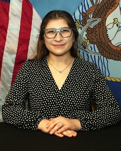 JOINT BASE SAN ANTONIO-FORT SAM HOUSTON – (June 5, 2025) – Brook McGill, of San Antonio, a junior attending the University of Texas at San Antonio, has begun an internship through the Oak Ridge Institute for Science and Education (ORISE) at Naval Medical Research Unit (NAMRU) San Antonio. ORISE is a U.S. Department of Energy asset that is dedicated to enabling critical scientific, research, and health initiatives of the department and its laboratory system by providing world class expertise in STEM workforce development, scientific and technical reviews, and the evaluation of radiation exposure and environmental contamination. McGill, who’s majoring in chemical engineering, wishes to become more knowledgeable and disciplined in her deserted field. Navy Medicine Research & Development (NMR&D) makes use of multiple channels to recruit and retain critical U.S. Navy medical support personnel. The research commands reach out to the next generation of scientists through conferences, STEM events, internships and career days, and support recruiting efforts early in undergraduate and graduate programs. NAMRU San Antonio, part of NMR&D, conducts gap-driven combat casualty care, craniofacial, and directed energy research in support of Navy, Marine Corps and joint U.S. warfighter health readiness and lethality while engaged in routine and expeditionary operations. (U.S. Navy photo by Burrell Parmer, NAMRU San Antonio Public Affairs/Released)