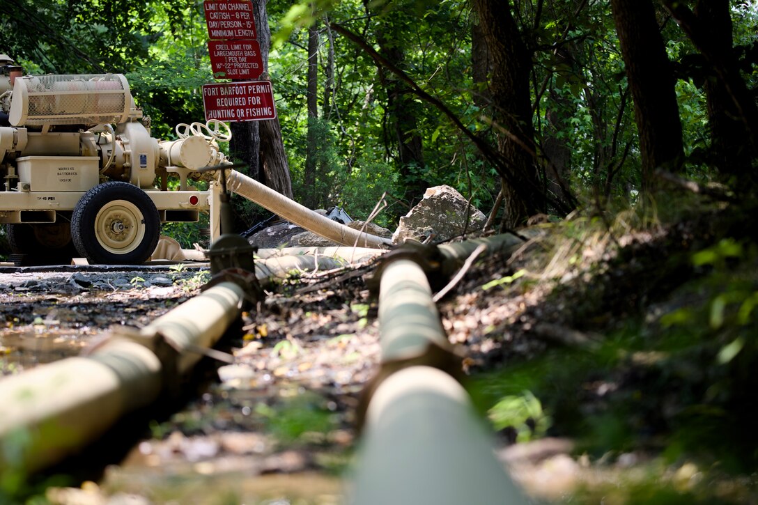 Army Reserve Soldiers conduct Petroleum Operations at QLLEX