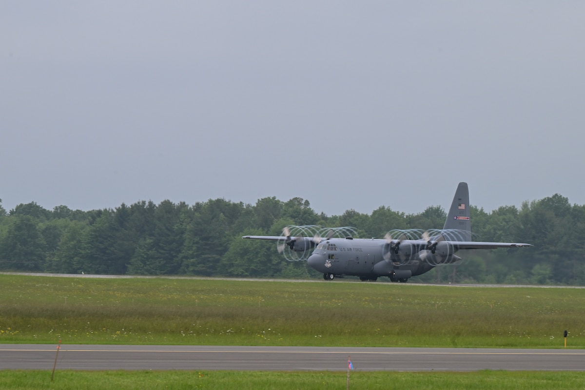Aircraft 9106 takes off for its final flight from Youngstown Air Reserve Station, Ohio, as a 910th Airlift Wing aircraft, June 9, 2025.