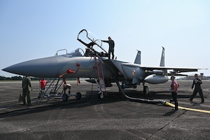 NORAD, USNORTHCOM commander visits F-15EX program