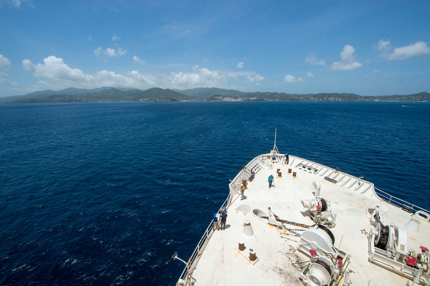 250609-N-BP862-1016 GRENADA (June 9, 2025) The Mercy-class hospital ship USNS Comfort (T-AH 20) arrives in St. George's, Grenada, during Continuing Promise 2025, June 9, 2025. Continuing Promise 2025 is the 16th iteration of the U.S. 4th Fleet/U.S. Naval Forces Southern Command-led Mission since 2007, which aims to foster goodwill, strengthen existing partnerships with partner nations, and form new partnerships between host nations, non-federal entities, and international organizations. (U.S. Navy photo by Mass Communication Specialist 2nd Class Thomas Boatright)