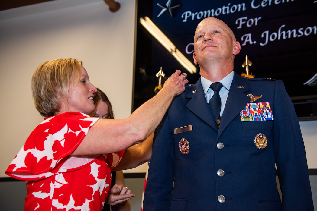 Family pins newly promoted general