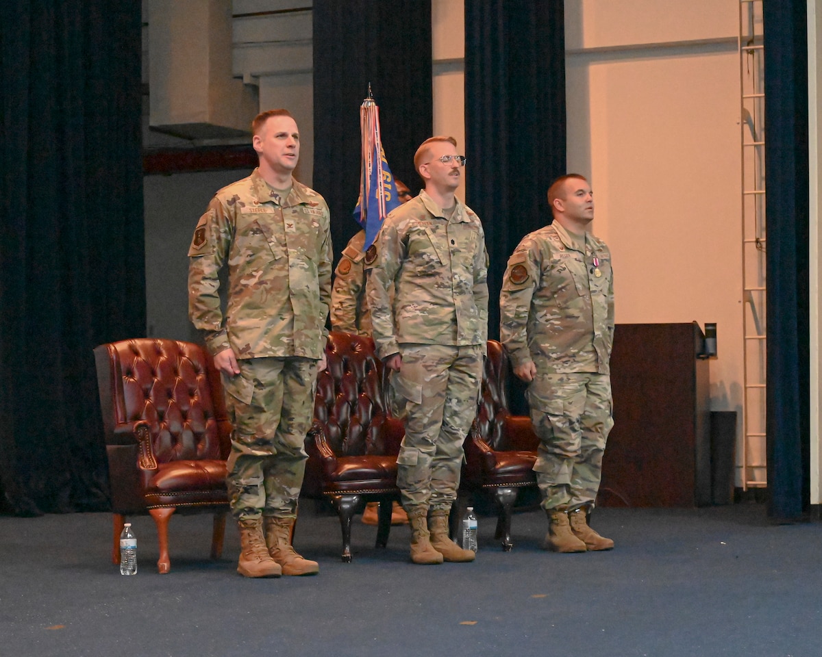 Otten had recently taken command of the 4 RS.