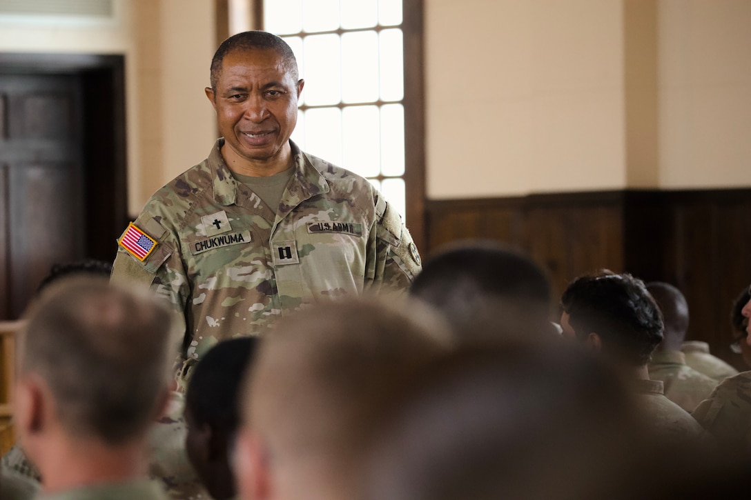 Army Reserve chaplain leads discussion on love and readiness during Building Strong and Ready Teams event at Fort Barfoot