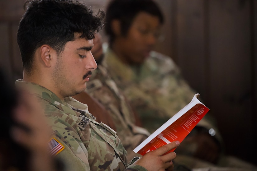 Army Reserve chaplain leads discussion on love and readiness during Building Strong and Ready Teams event at Fort Barfoot