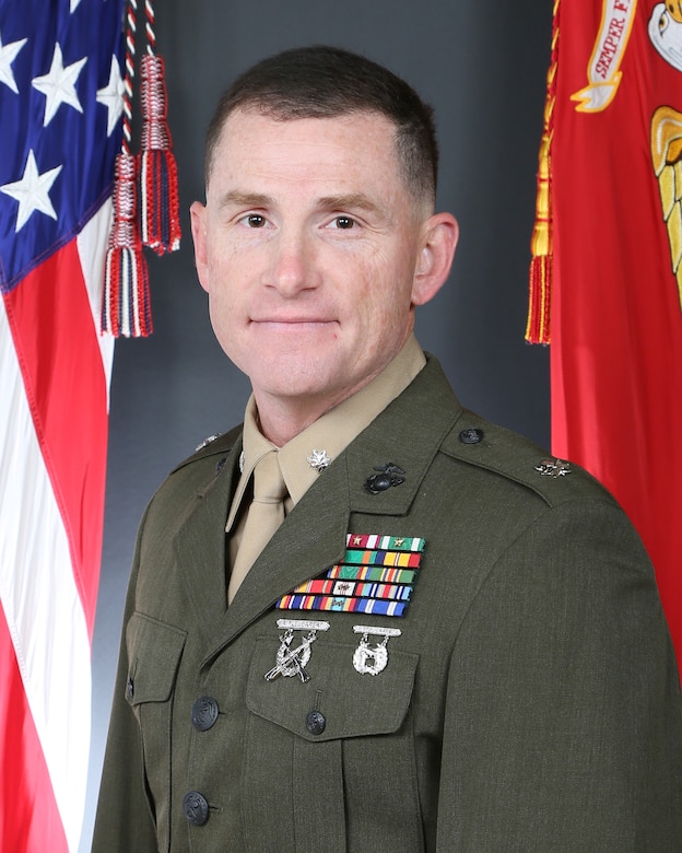 LtCol William L. Riordon command photo