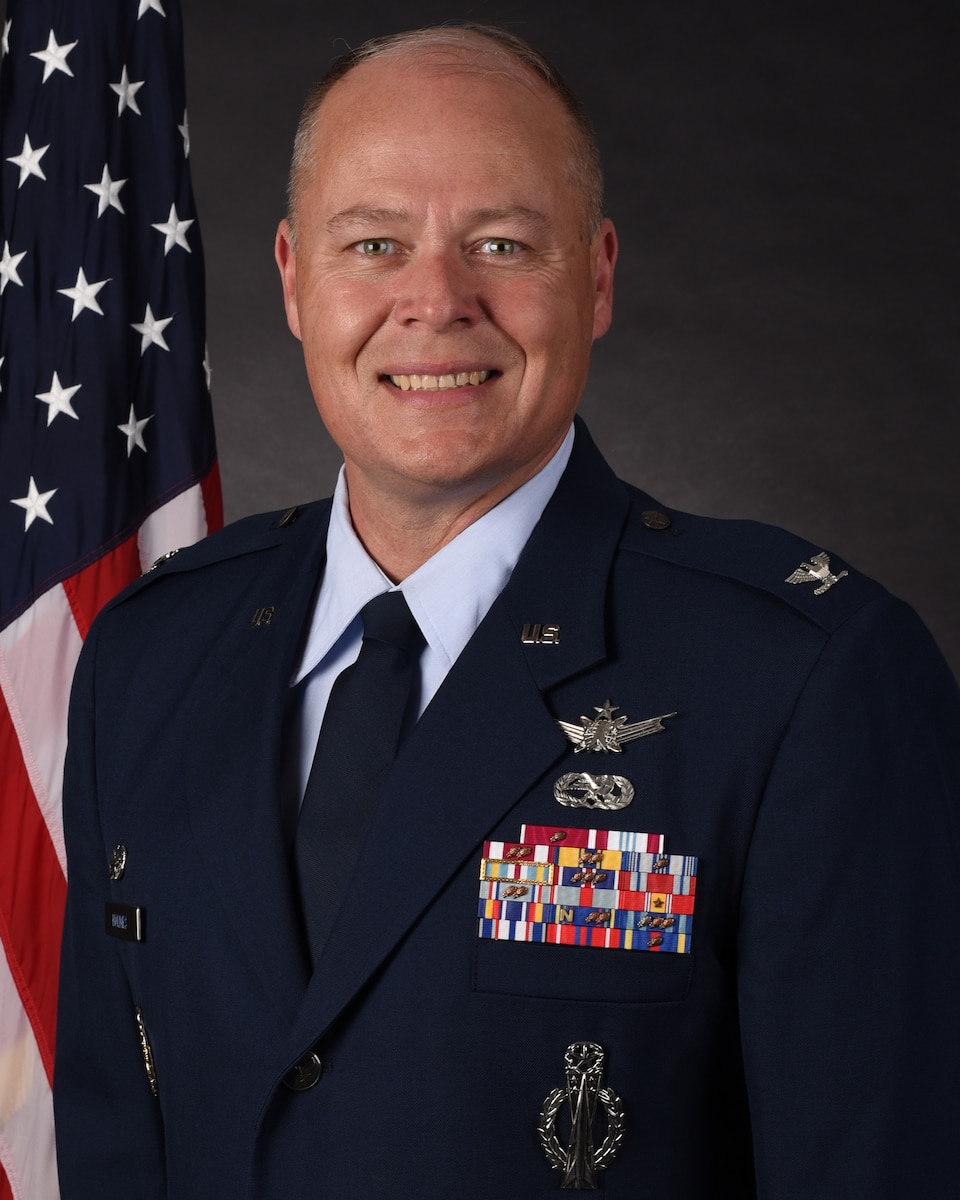 Col. Holmes' Official Bio Photo