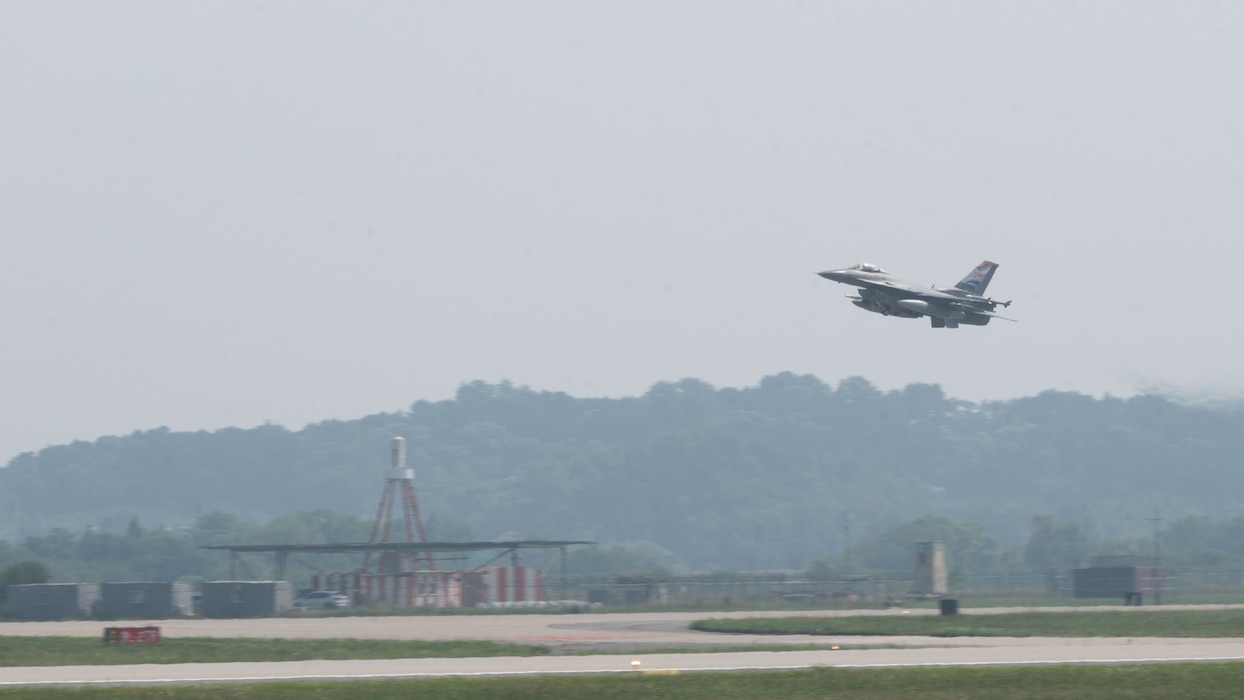 A U.S. Air Force F-16 Fighting Falcon assigned to the
36th Fighter Squadron, takes off for a trilateral
defensive counter-air training at Osan Air Base,
Republic of Korea, June 18, 2025.