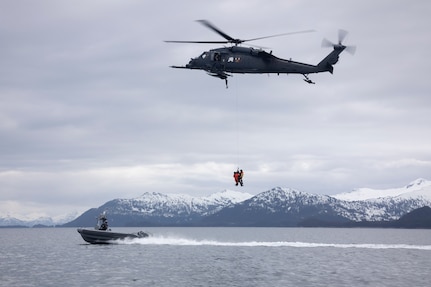 Alaska Air National Guard rescues 5 distressed boaters near Deering