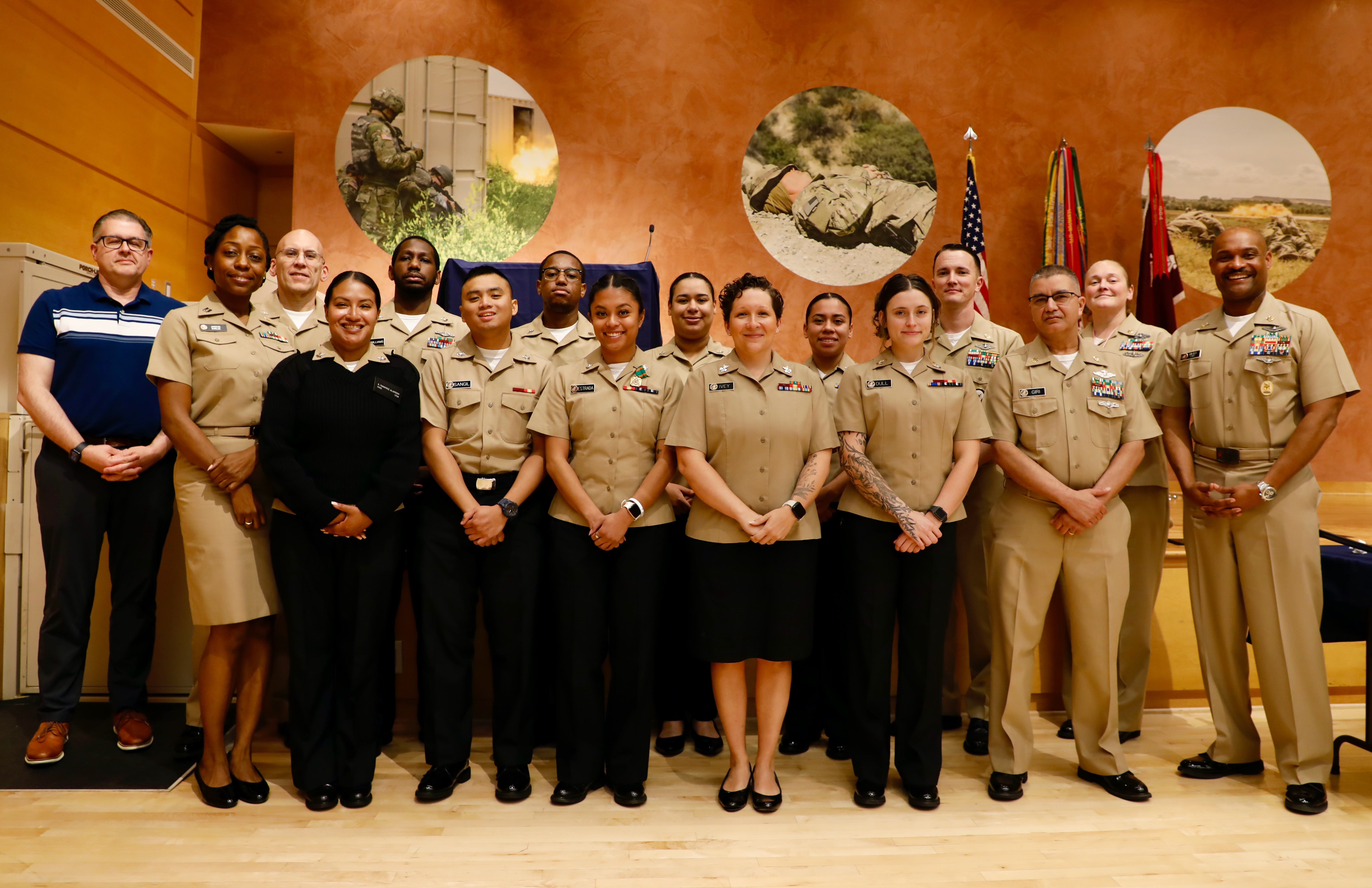 米軍 HOSPITAL CORPSMAN BIRTHDAY 記念品 Hospital Corpsmen, the cutting edge of Navy Medicine, celebrate