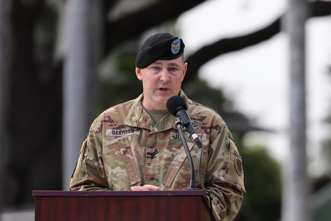Col. Wade A. Germann assumes command of the 3d Multi-Domain Task Force during a ceremony on historic Palm Circle at Fort Shafter, Hawaii, June 18, 2025. (U.S. Army photo by Sgt. Perla Alfaro)