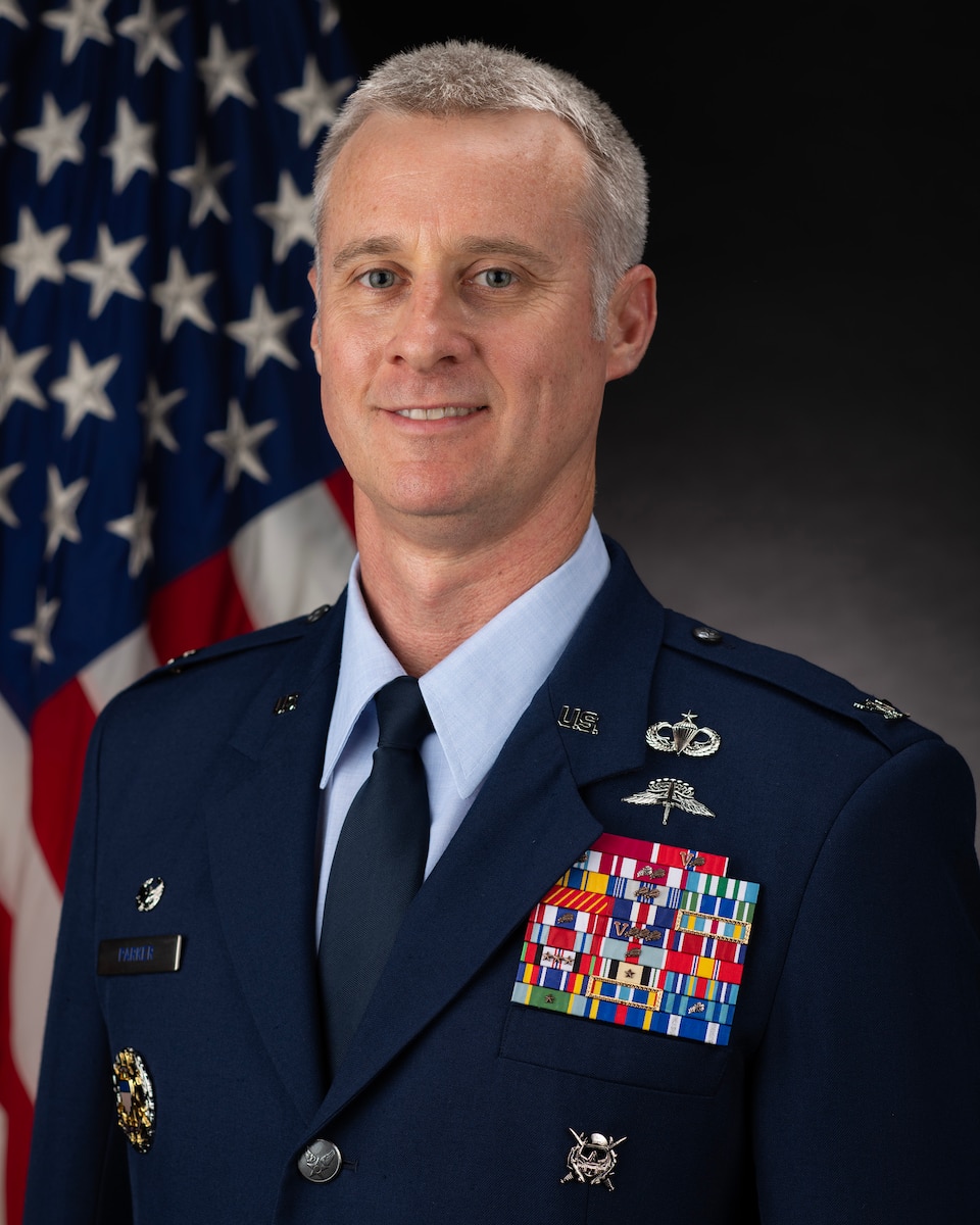 Official photo of Col. Stewart J Parker.