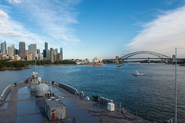 Blue Ridge Arrives in Australia