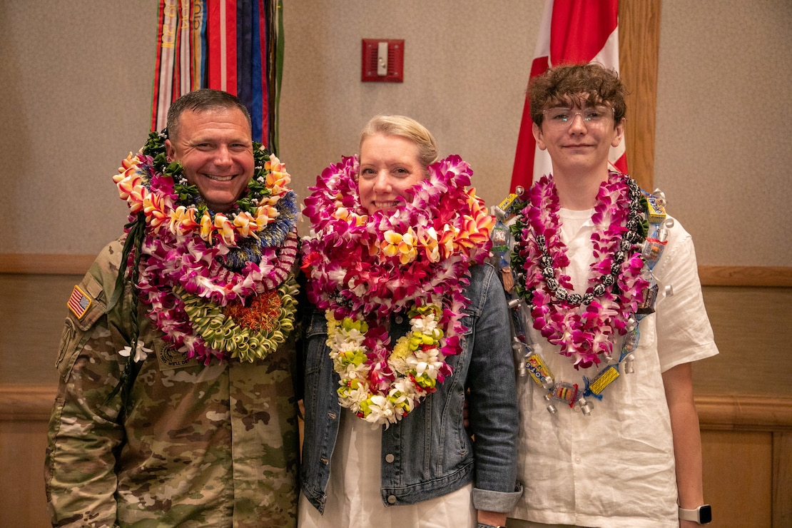 Command Sgt. Maj. Zachary R. Plummer assumed responsibility as the new Pacific Ocean Division (POD) Command Sergeant Major at a June 25 ceremony at Ft. Shafter, Hawaii.