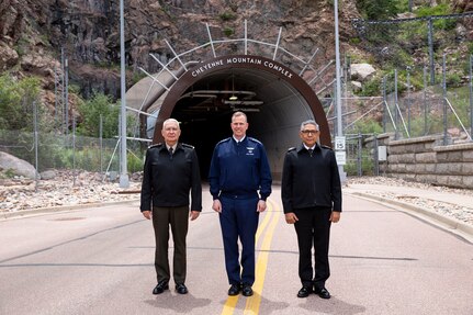 The Secretary of National Defense of Mexico and the Secretary of the Navy of Mexico visit U.S. Northern Command.