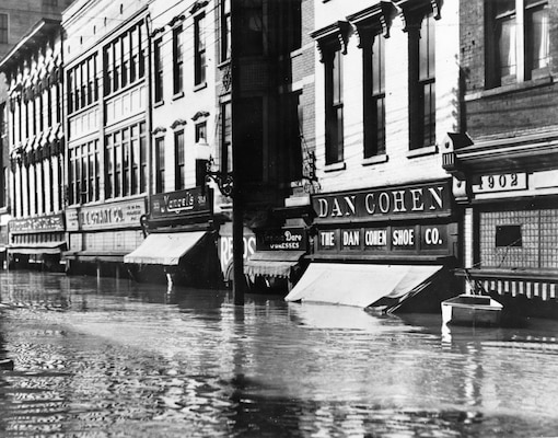 Downtown Louisville, Kentucky during the Great Flood of 1937. The Great Flood of 1937 devastated the region with damages stretching across the length of the Ohio River, from Pittsburgh, Pennsylvania, to Cairo, Illinois, leaving 385 people dead and more than 70 percent of Louisville under water.