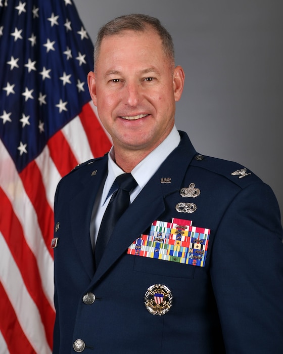 portrait of AF Colonel in uniform