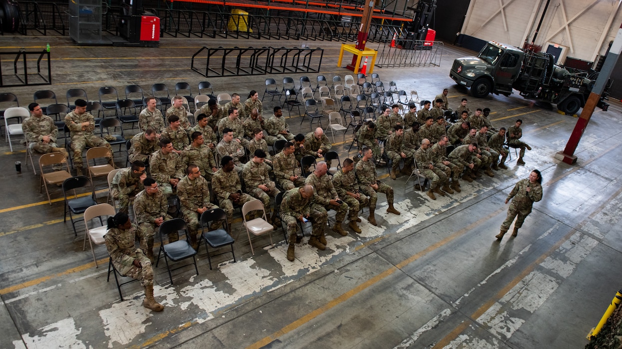TSgt briefs Airmen