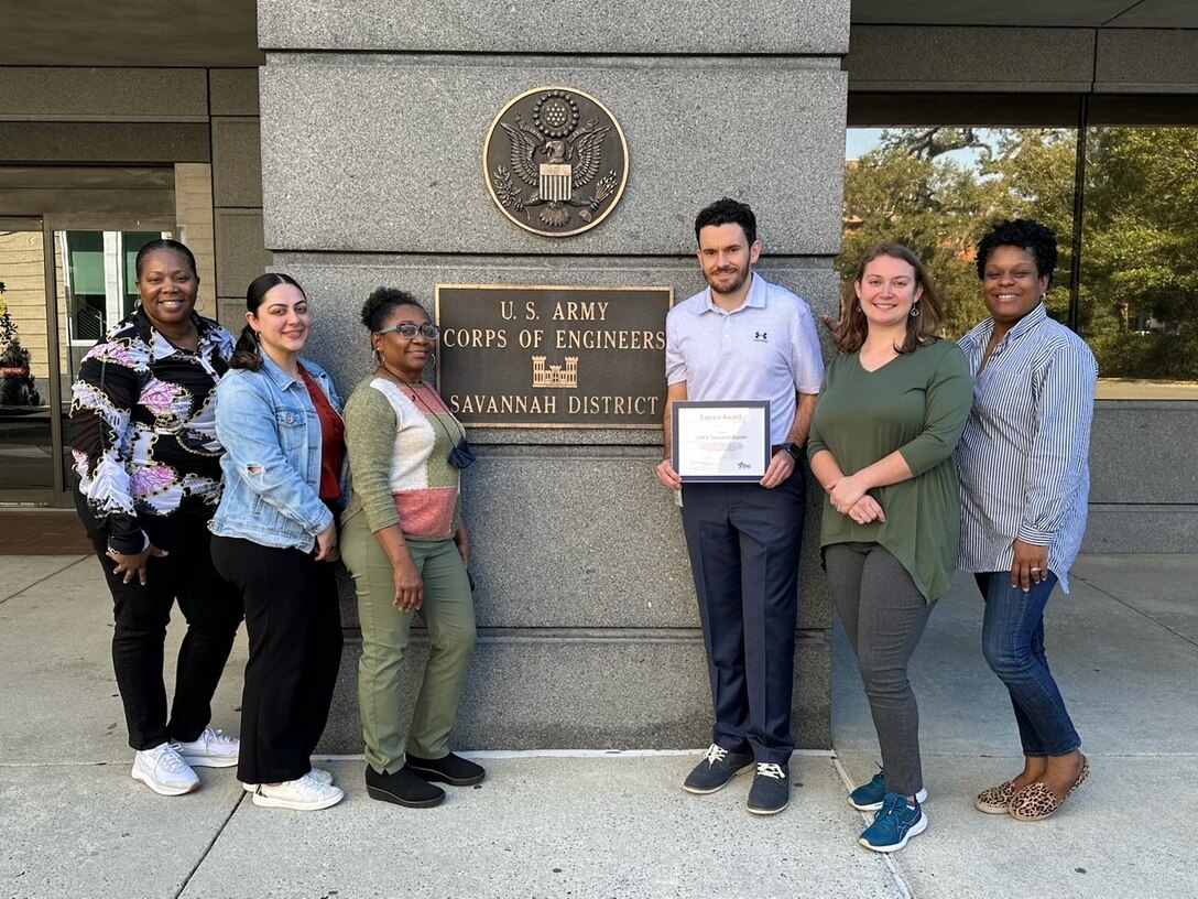 Photo of Savannah District CFC Campaign Manager and Keyworkers