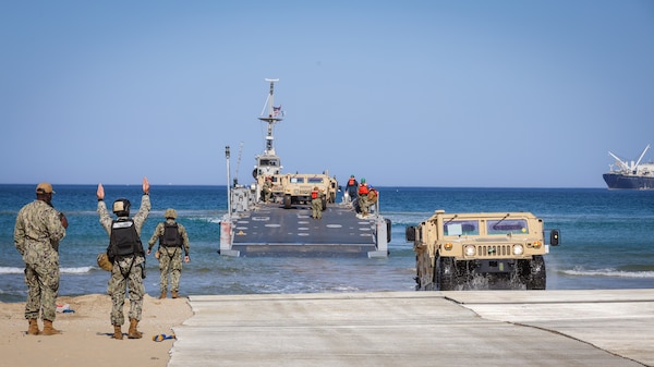 Marines Storm Ashore in South Korea, Showcasing Rapid Deployment Capabilities