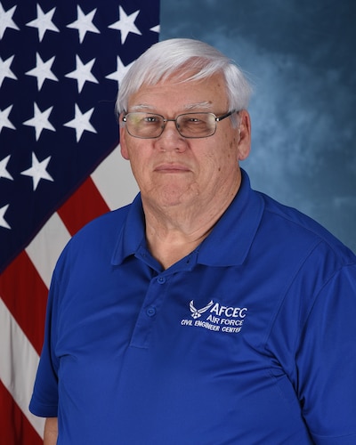 Official photo of Richard Smith