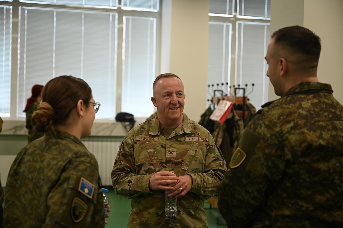 command surgeon medical readiness division chief, talks to medical doctors from Kosovo at the Military Medical Simulation Center in Sofia, Bulgaria, on Feb. 24, 2025.