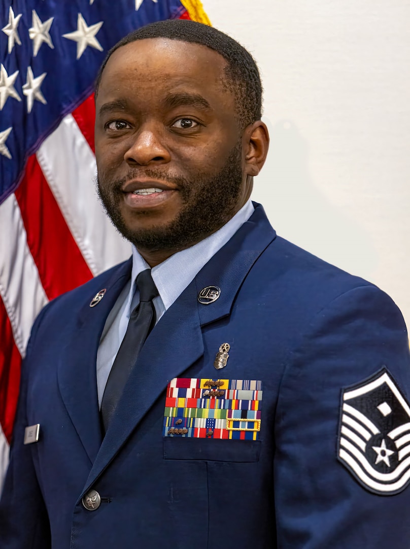 head and shoulders official photo of Jones