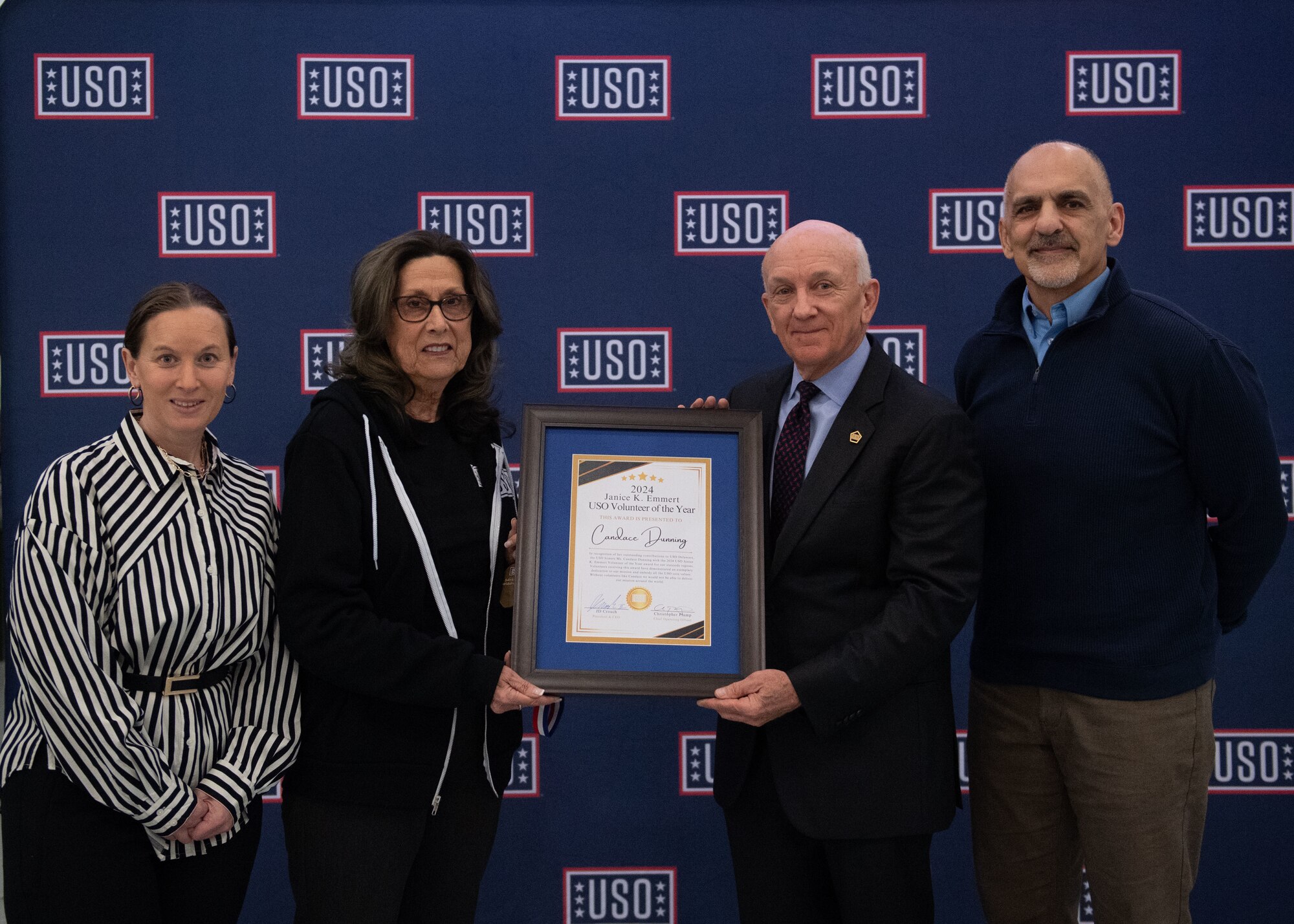 Candace Dunning receives 2024 USO Volunteer of the Year award
