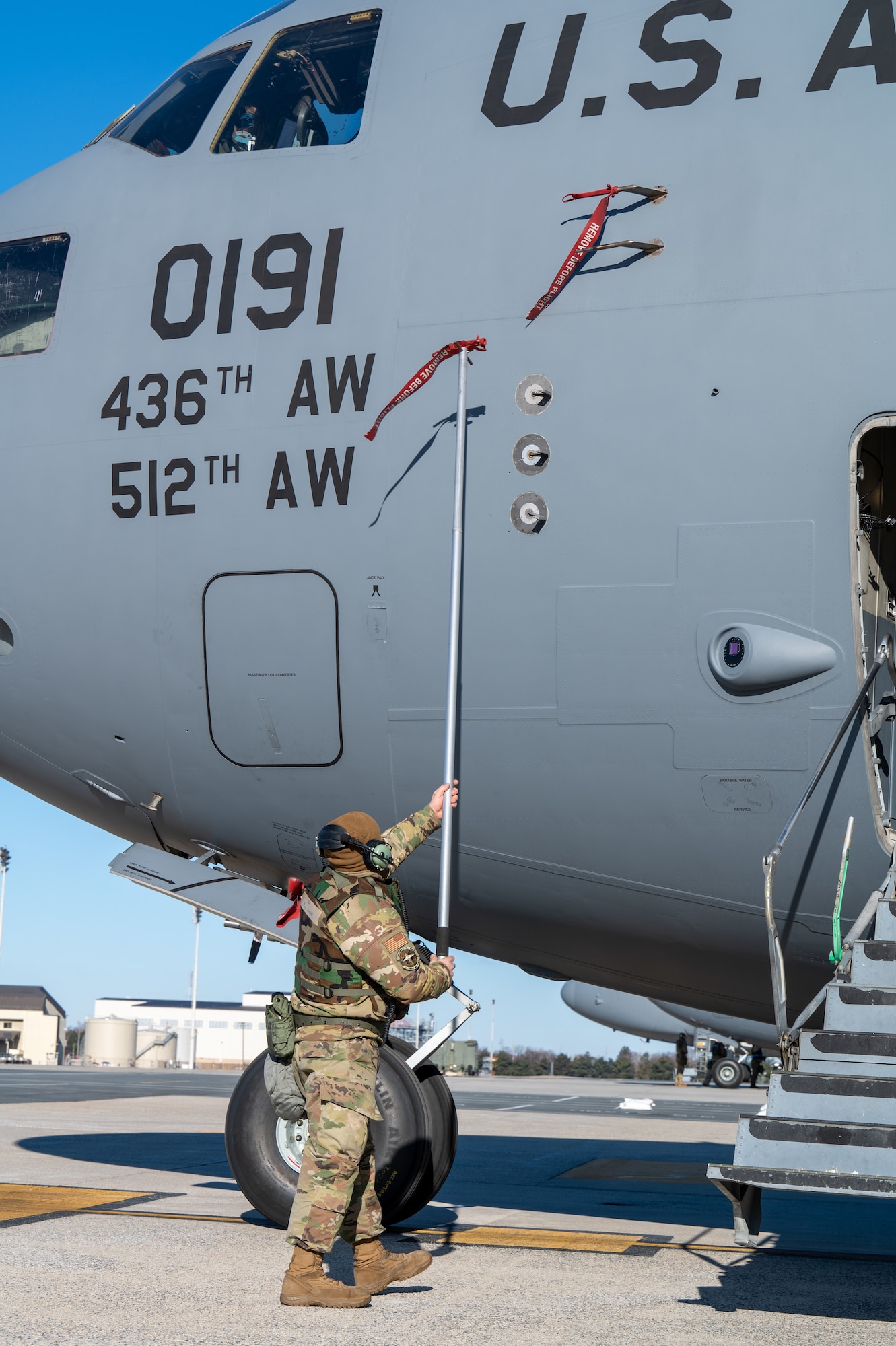 Airmen removes tags