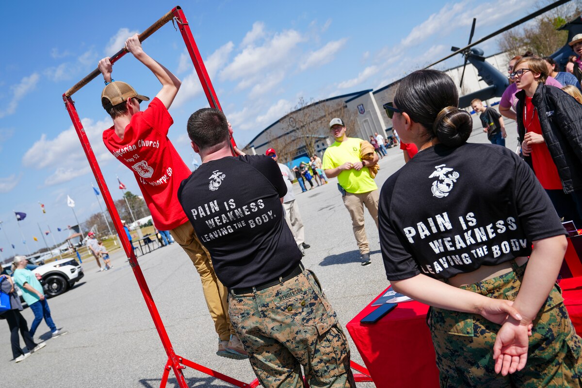 Marines counting pullups