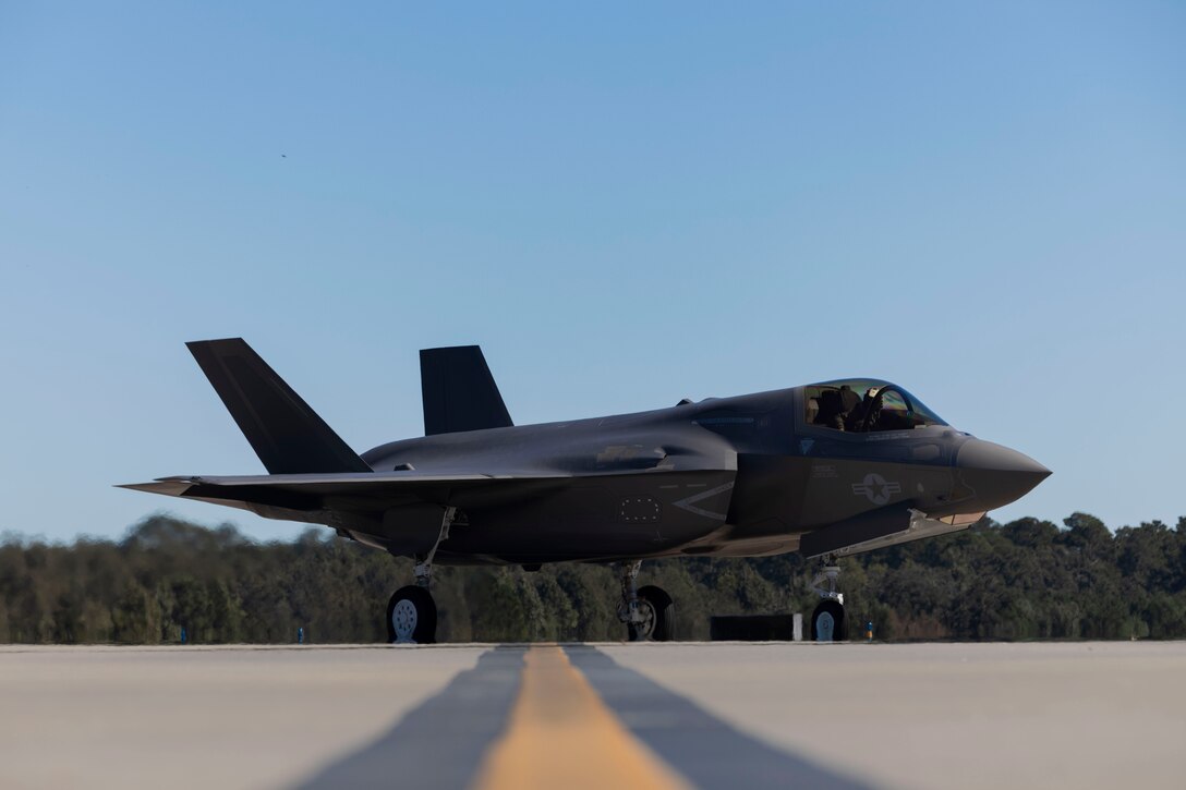 U.S. Marine Corps Lt. Col. Zachary Hartnett, from Illinois and the commanding officer of Marine Fighter Attack Squadron (VMFA) 533, taxis an F-35B Lightning II jet at Marine Corps Air Station Beaufort, South Carolina, Oct. 11, 2024. VMFA-533 received their first F-35B Lightning II jet, marking their transition from the F/A-18 Hornet to the F-35B. (U.S. Marine Corps photo by Lance Cpl. Bryan Giraldo)
